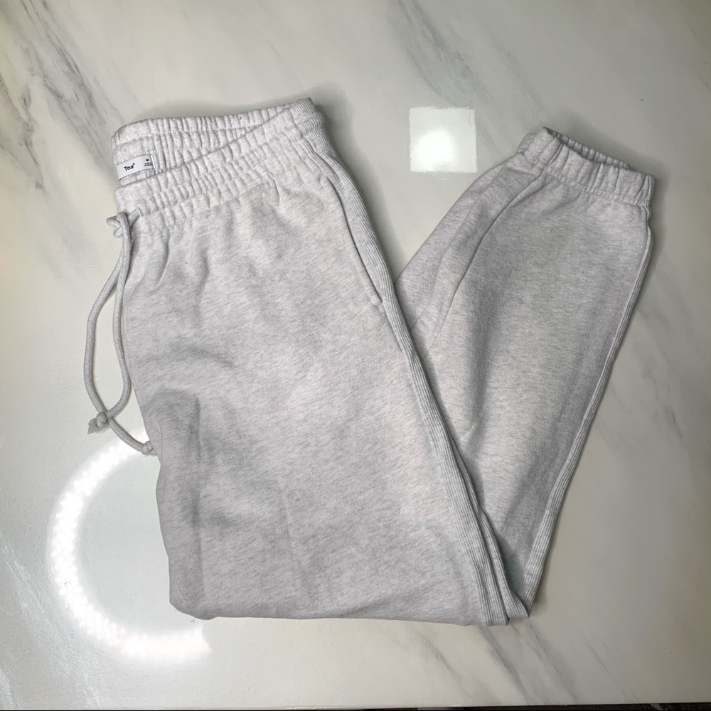 TNA LIGHT GREY MEDIUM SWEATPANTS